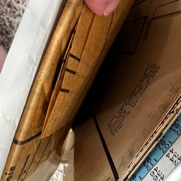 Vintage Vogue Sewing Patterns 8133 Misses' Blouse 8-10-12 Uncut - Picture 3 of 3